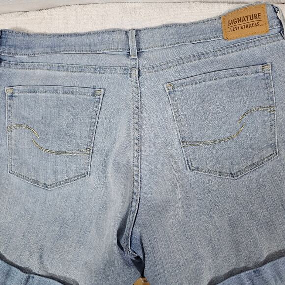 Levi's Signature Mid Rise Denim Shorts Women's Size 12 / 31 - Picture 2 of 9